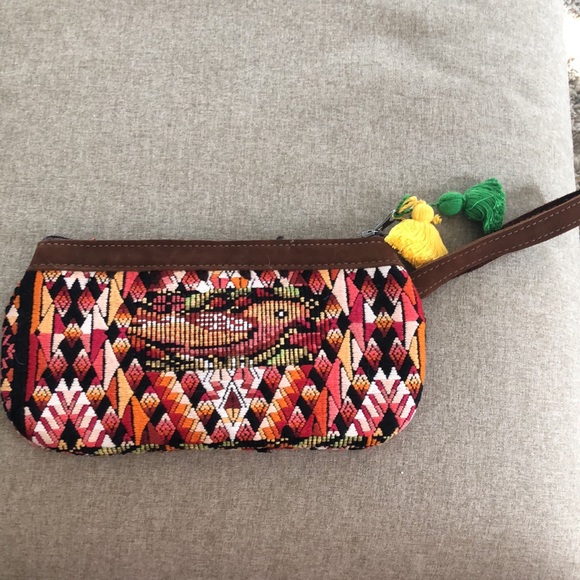 NWT Nena & Co Peace Embroidered Clutch - Picture 2 of 3